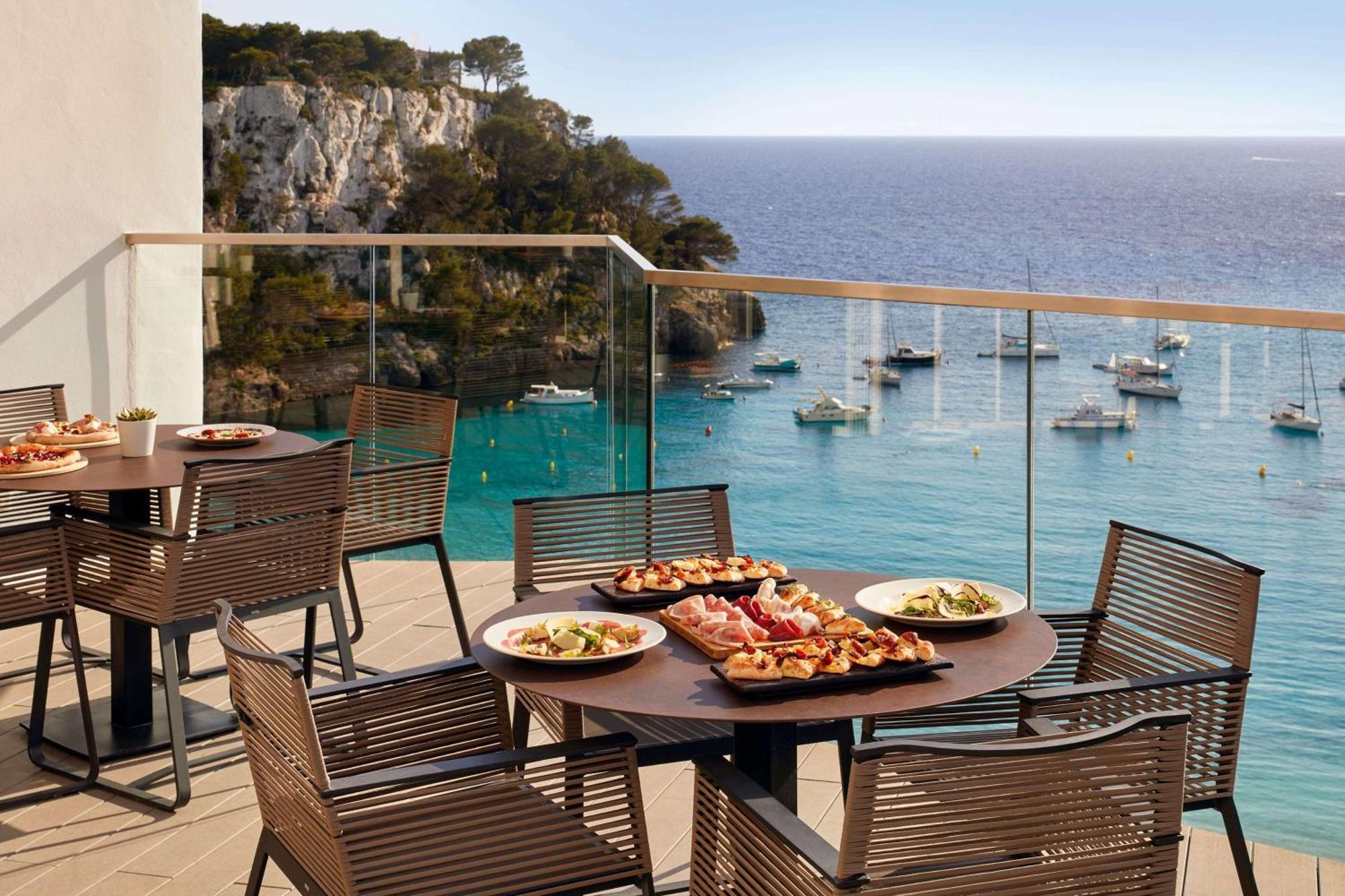 Melia Cala Galdana Hotel Cala Galdana  Exterior photo A typical balcony at the hotel